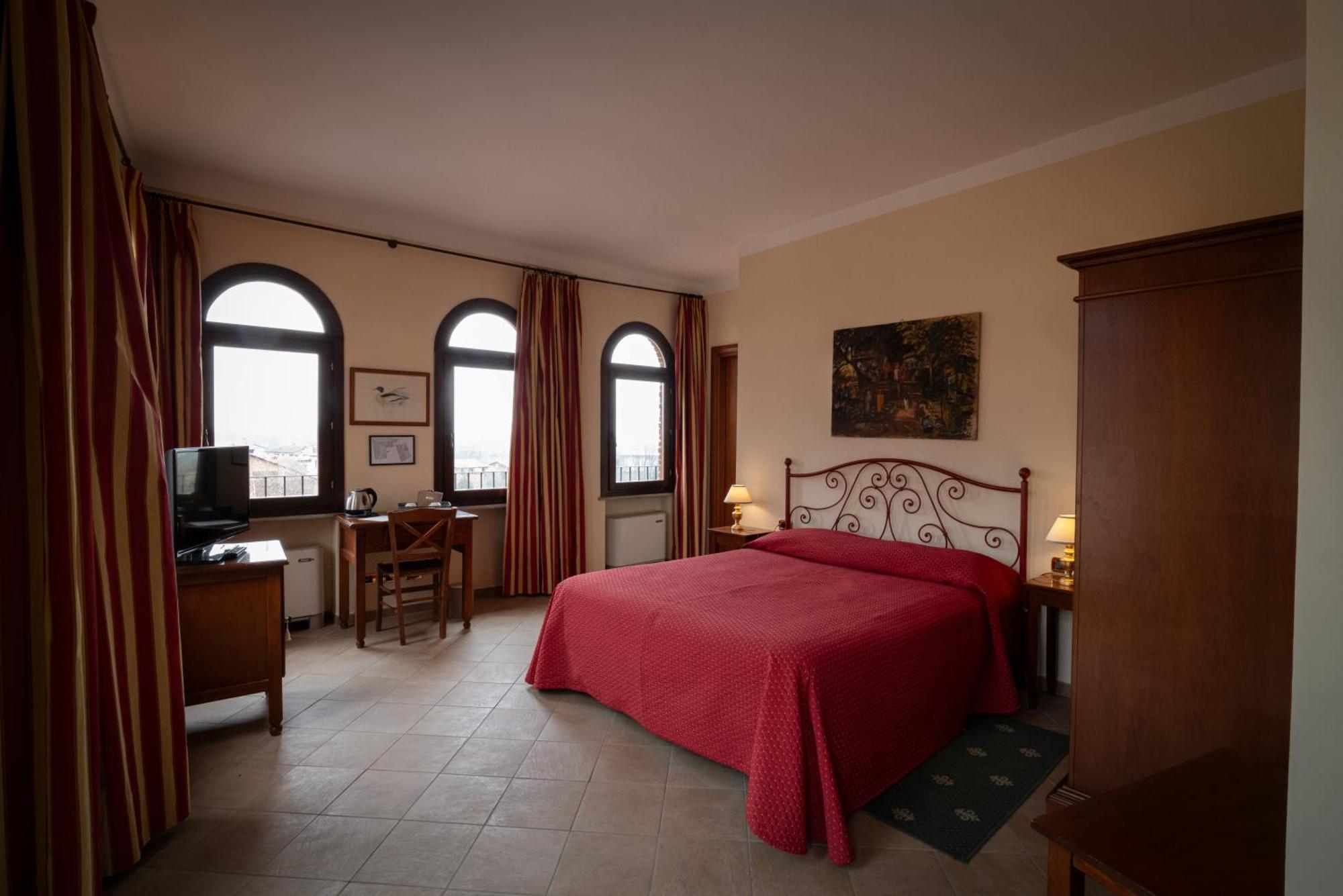 Villa Soleil Коллеретто-Джакоза Экстерьер фото